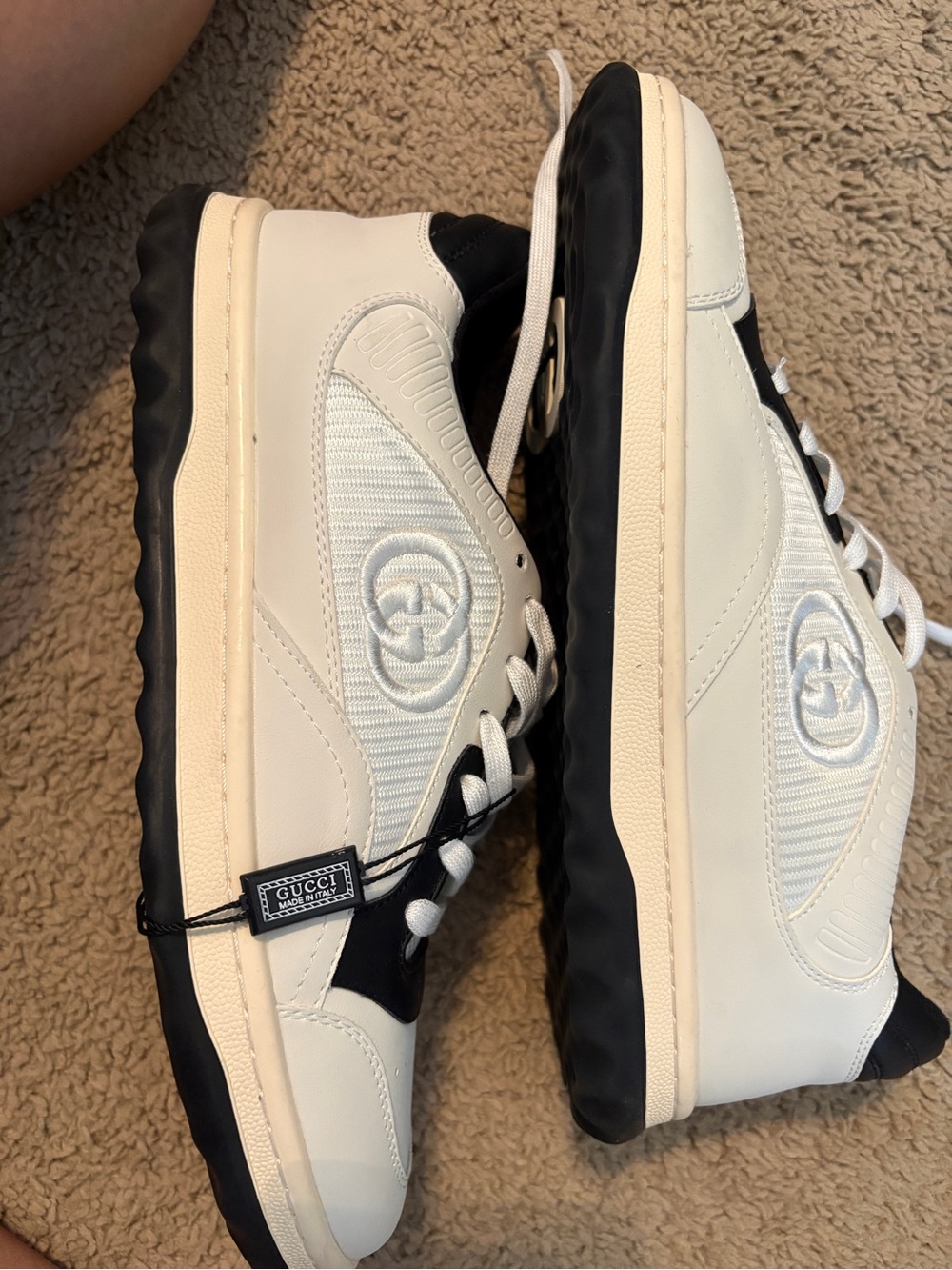 Gucci Women’s White and Black Leather Athletic Sneakers size 9 - Picture 3 of 8